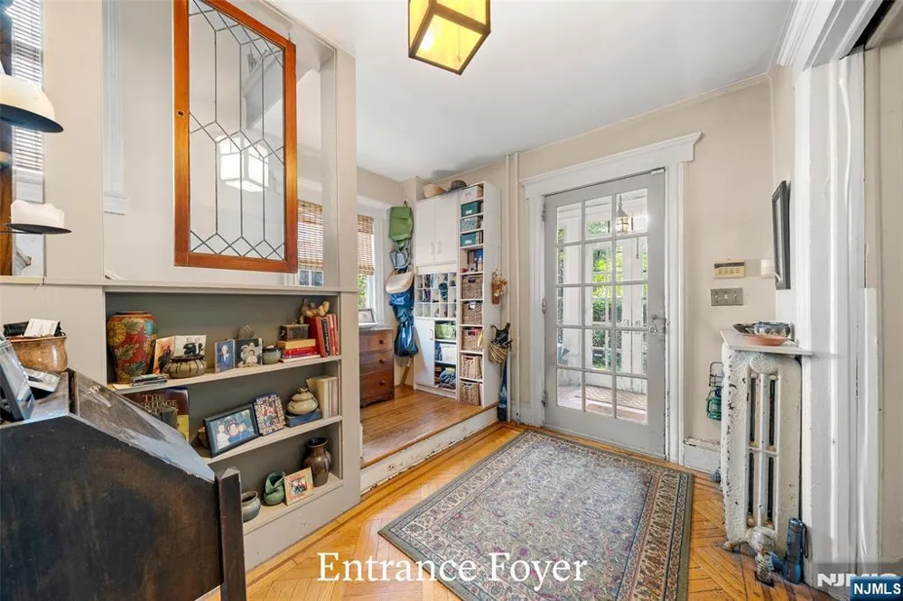 332 Harold Avenue Leonia, NJ 07605