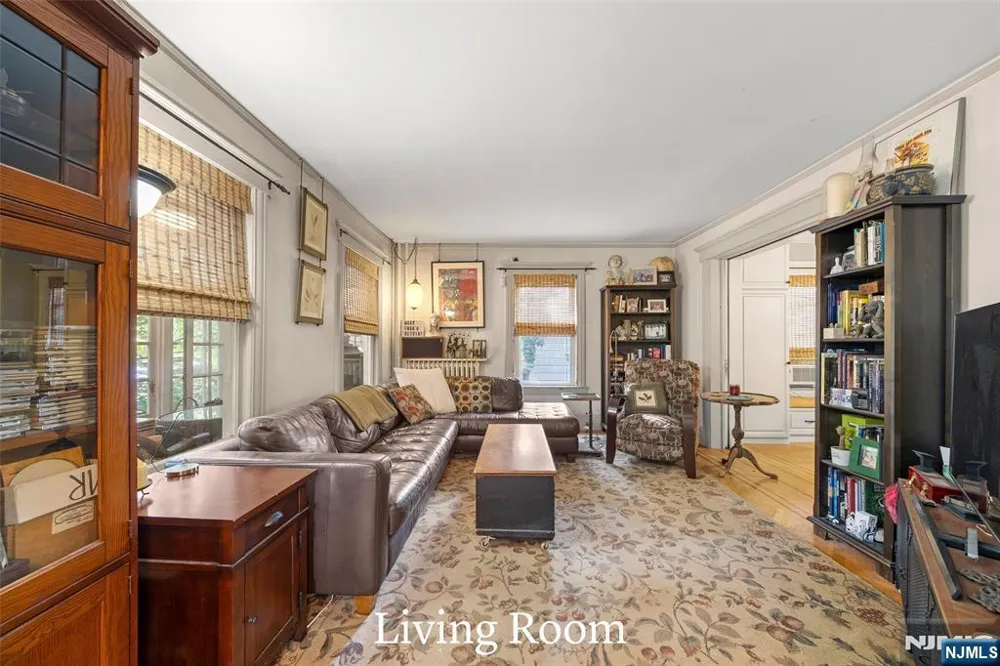 332 Harold Avenue Leonia, NJ 07605