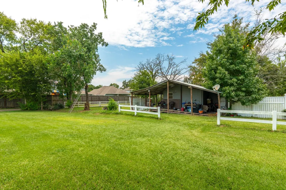25635 Hufsmith Cemetery Road Tomball, TX 77375