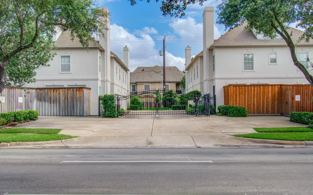 2214 W Holcombe Boulevard Houston, TX 77030