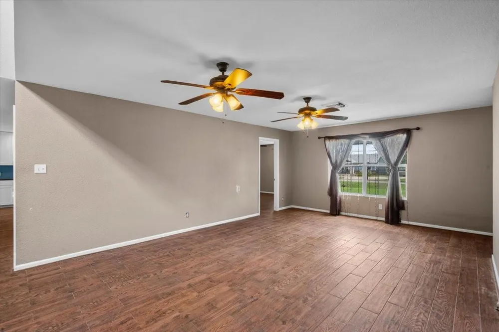 7228 Avenue R Santa Fe, TX 77510