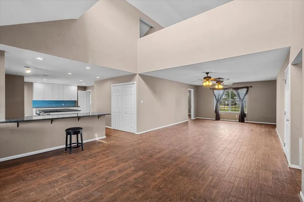7228 Avenue R Santa Fe, TX 77510