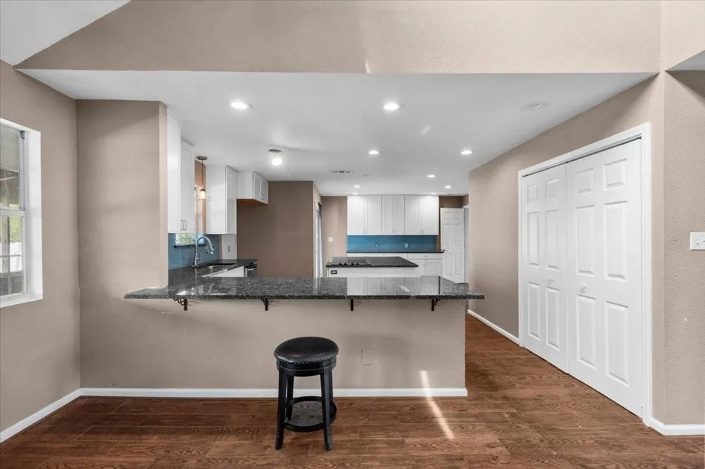7228 Avenue R Santa Fe, TX 77510