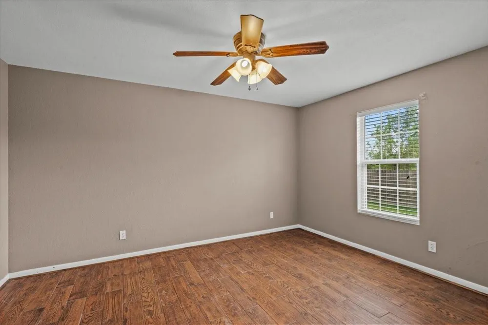 7228 Avenue R Santa Fe, TX 77510