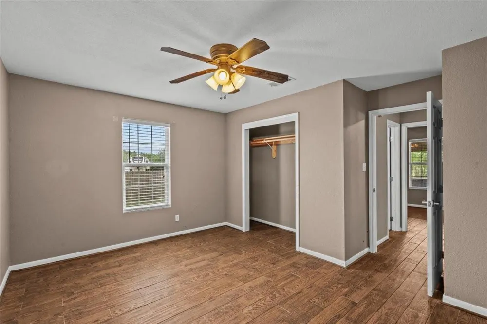 7228 Avenue R Santa Fe, TX 77510