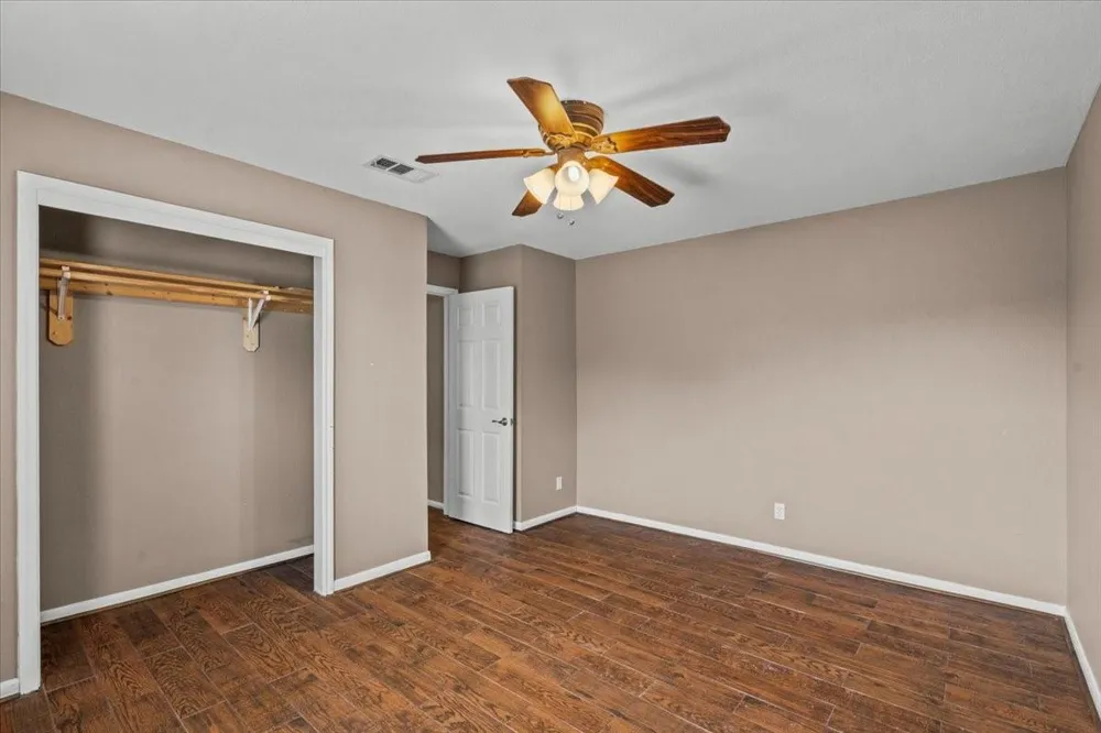 7228 Avenue R Santa Fe, TX 77510