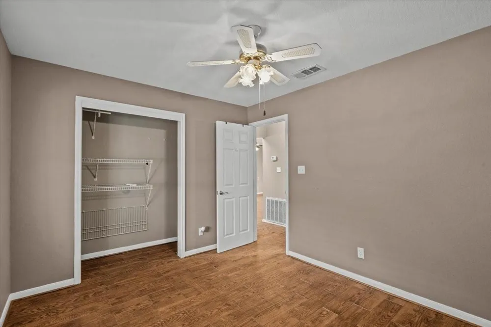 7228 Avenue R Santa Fe, TX 77510