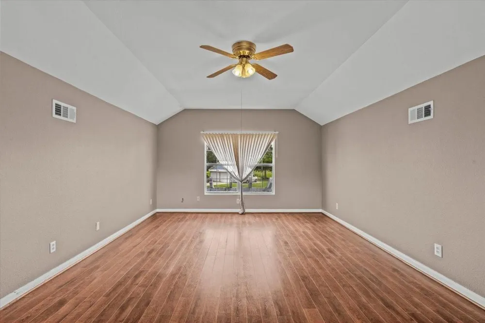7228 Avenue R Santa Fe, TX 77510
