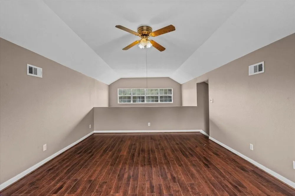 7228 Avenue R Santa Fe, TX 77510