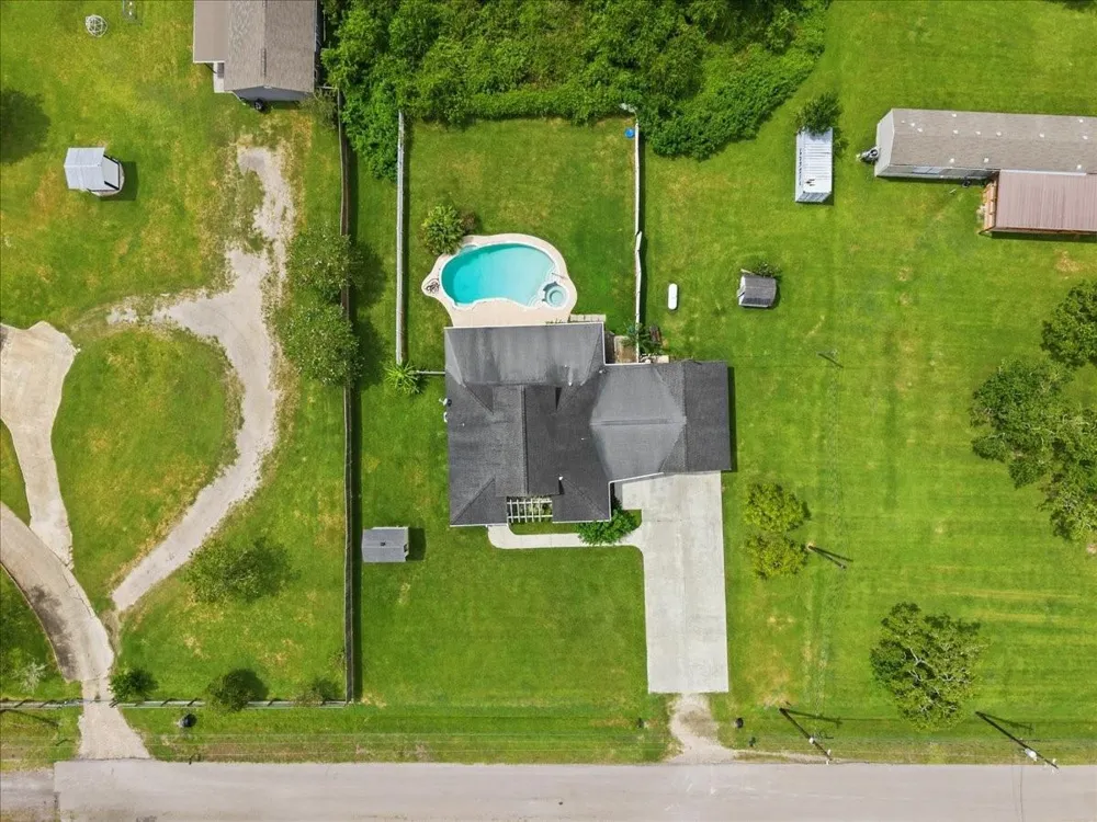 7228 Avenue R Santa Fe, TX 77510