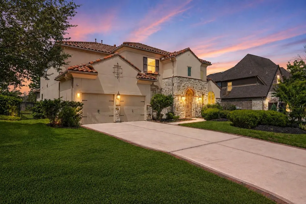 19 Brittany Rose Place The Woodlands, TX 77375