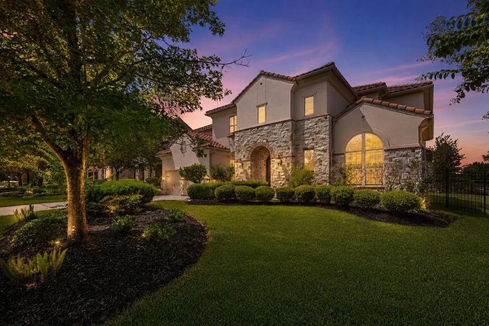 19 Brittany Rose Place The Woodlands, TX 77375