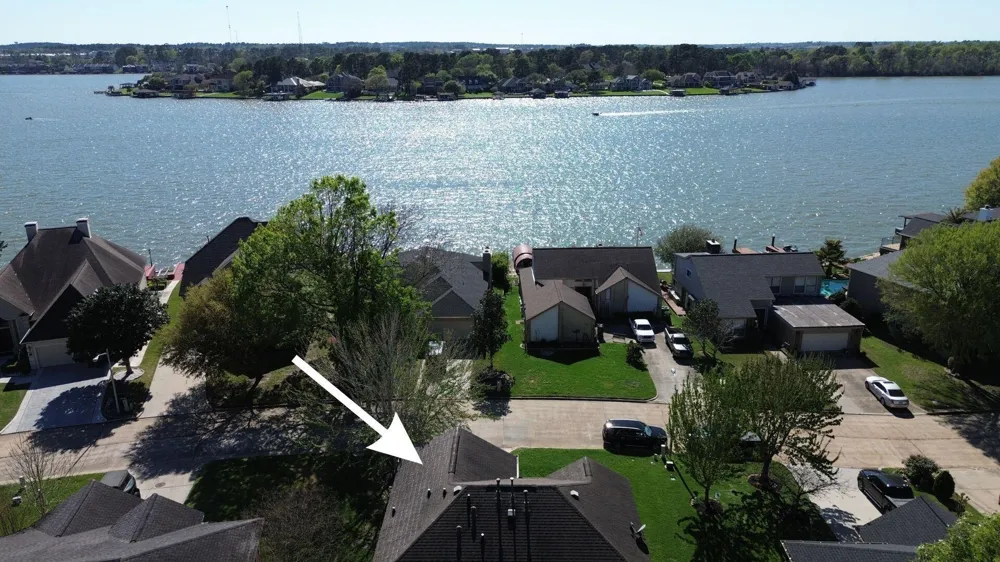 80 La Costa Drive Montgomery, TX 77356