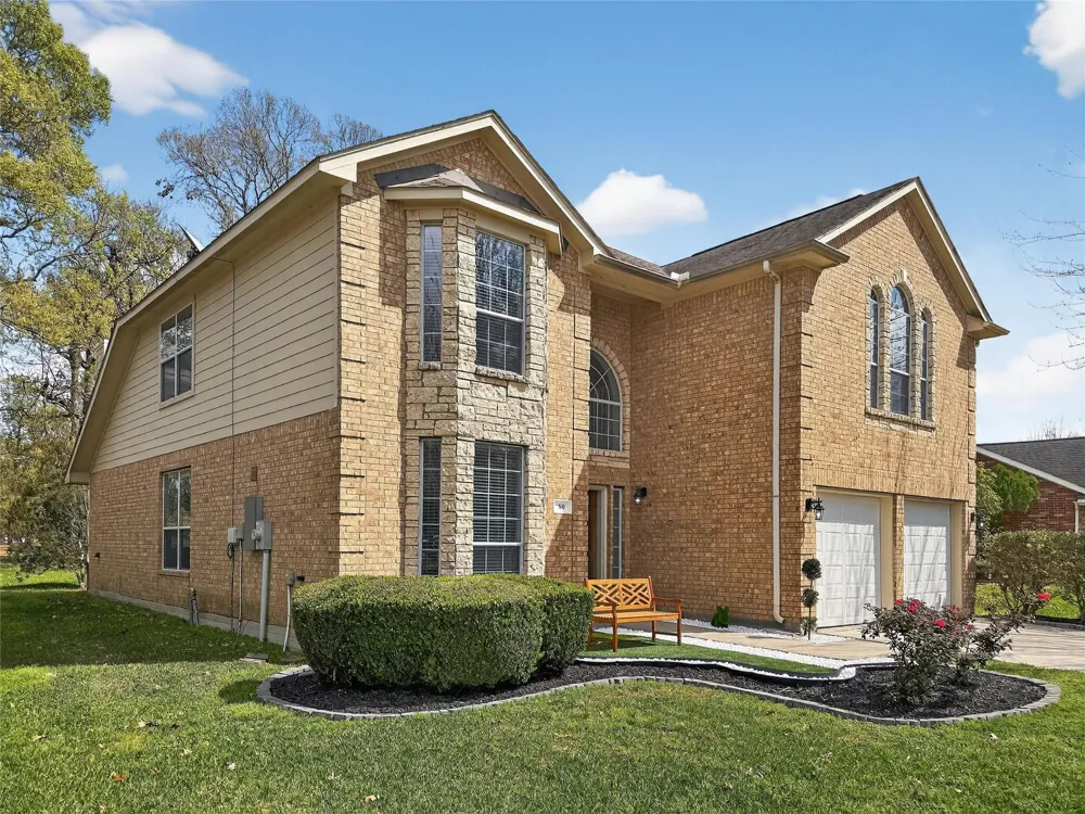 80 La Costa Drive Montgomery, TX 77356
