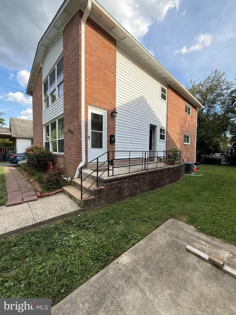 922 19TH STREET S #B2 Arlington, VA 22202