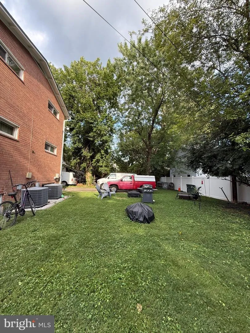922 19TH STREET S #B2 Arlington, VA 22202