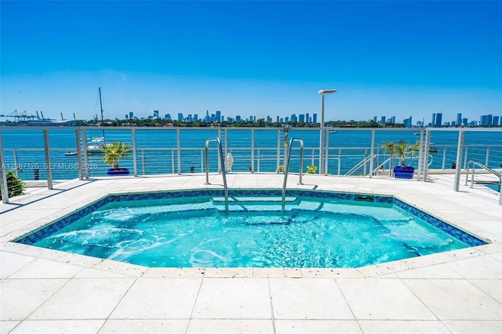 800 West Ave #836 Miami Beach, FL 33139