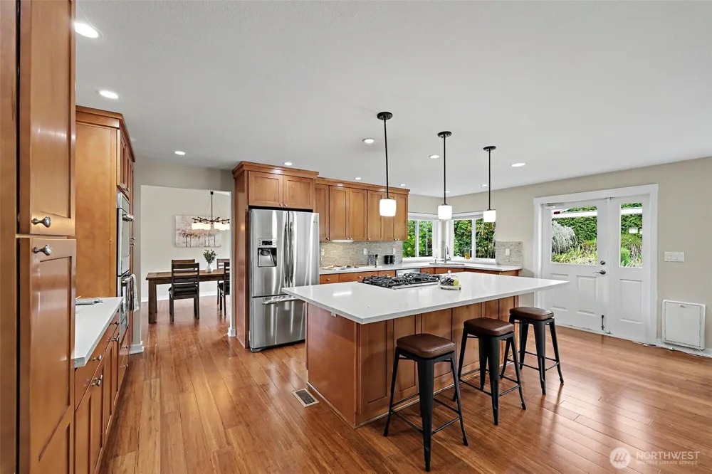 1216 88th Place NE Clyde Hill, WA 98004