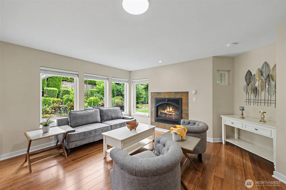 1216 88th Place NE Clyde Hill, WA 98004
