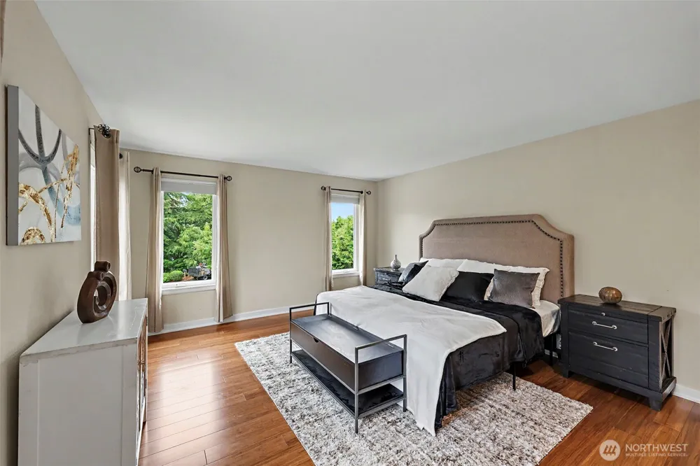1216 88th Place NE Clyde Hill, WA 98004