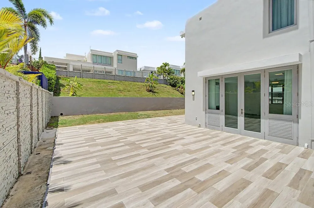 70 AQCUAMARINA San Juan, PR 00931