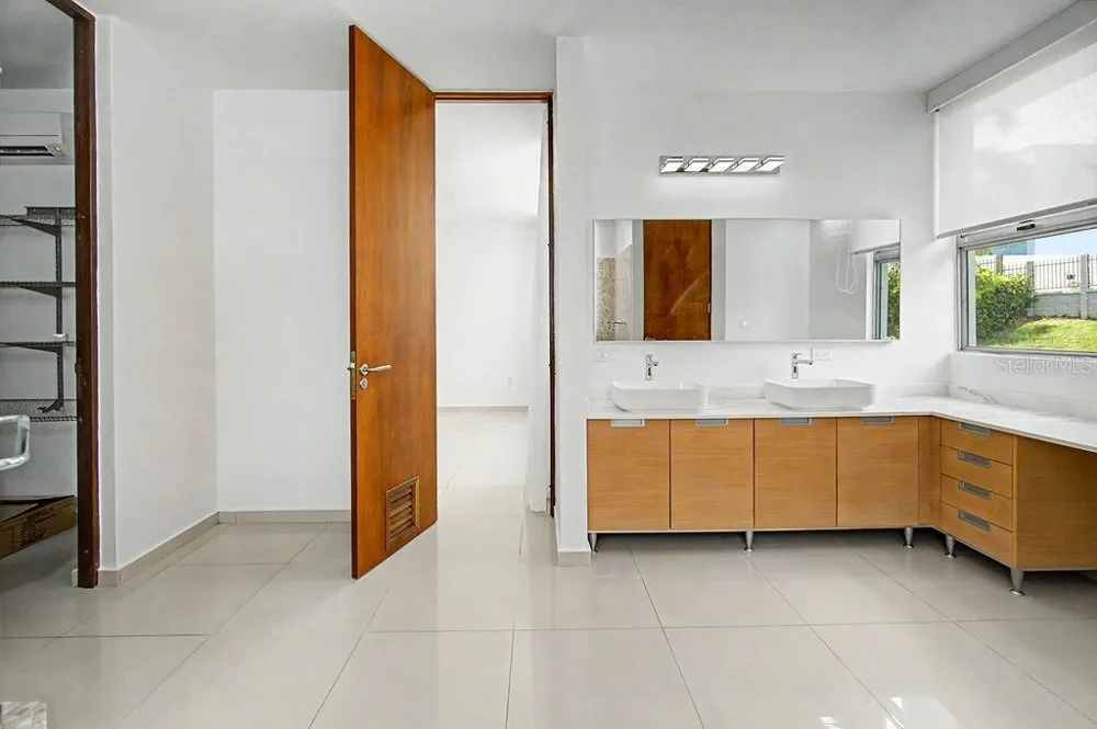70 AQCUAMARINA San Juan, PR 00931