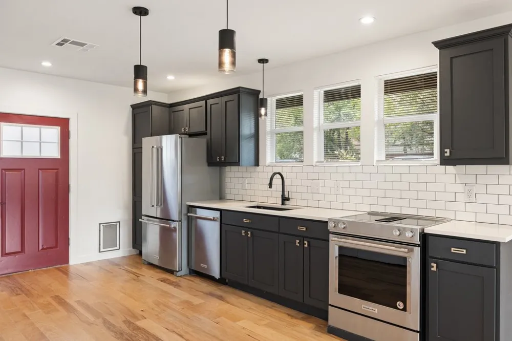 1905 Brackenridge Street Austin, TX 78704