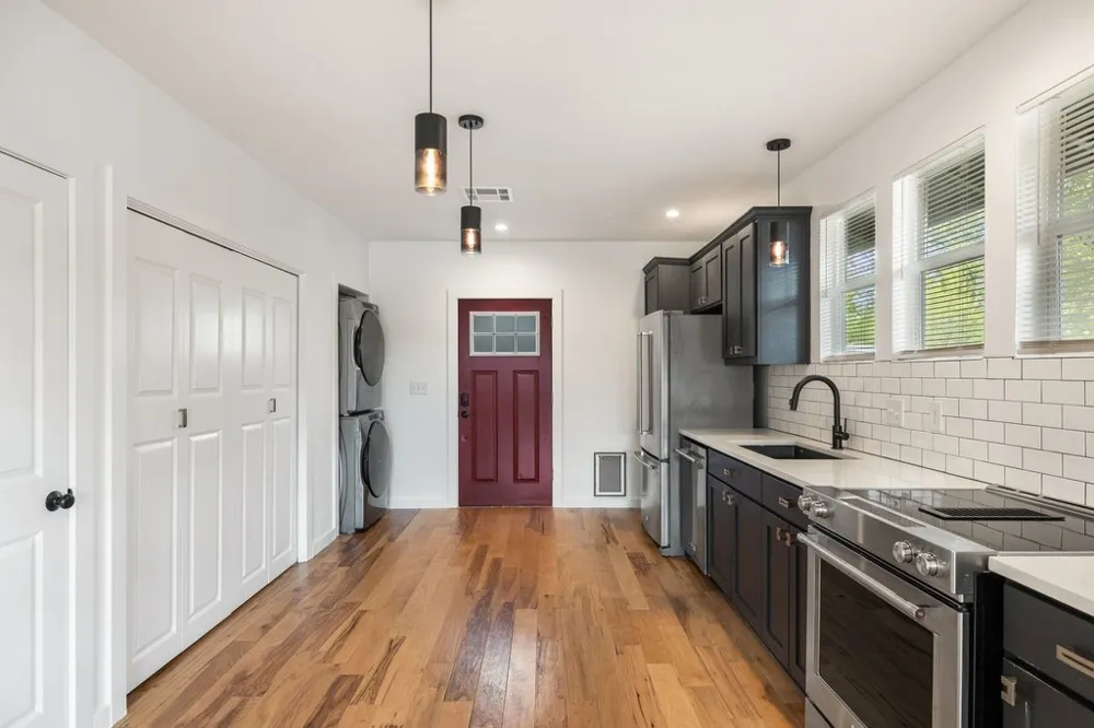 1905 Brackenridge Street Austin, TX 78704