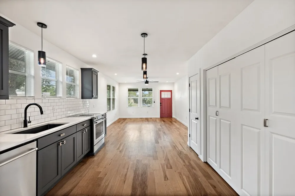 1905 Brackenridge Street Austin, TX 78704