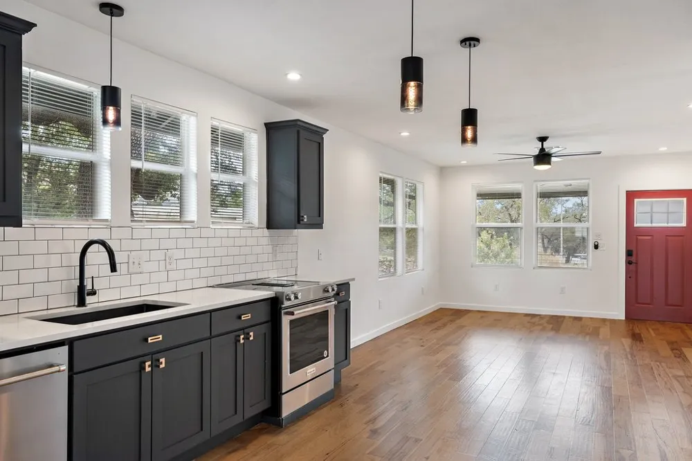 1905 Brackenridge Street Austin, TX 78704