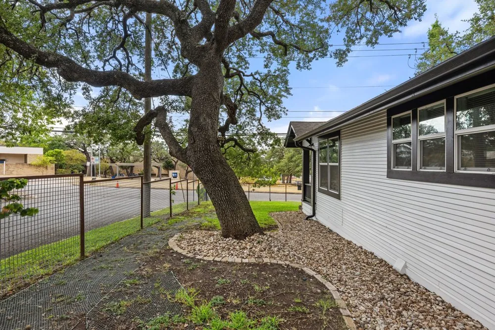 1905 Brackenridge Street Austin, TX 78704