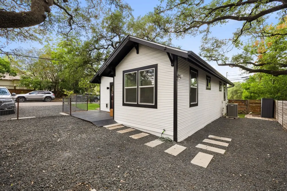 1905 Brackenridge Street Austin, TX 78704
