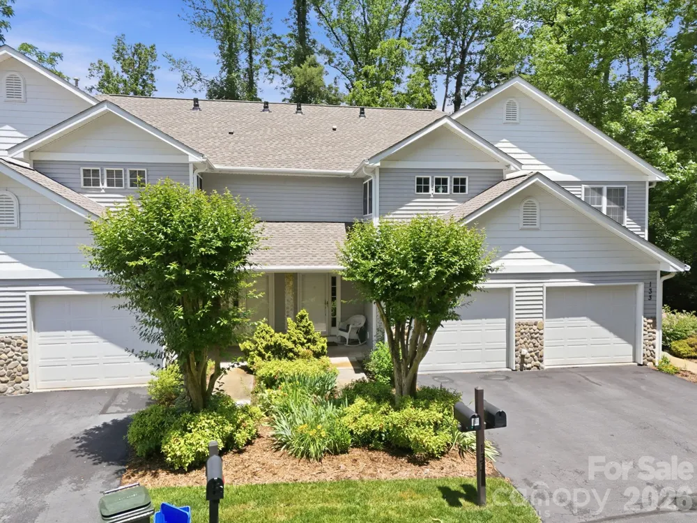 135 Ewarts Pond Road Hendersonville, NC 28739