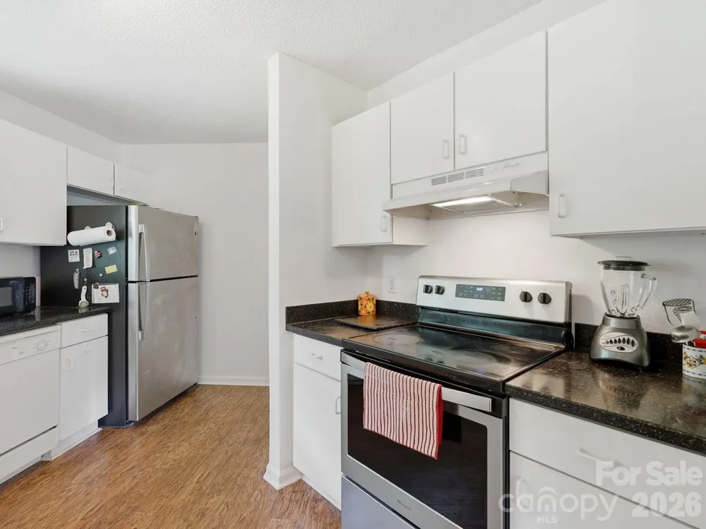 135 Ewarts Pond Road Hendersonville, NC 28739