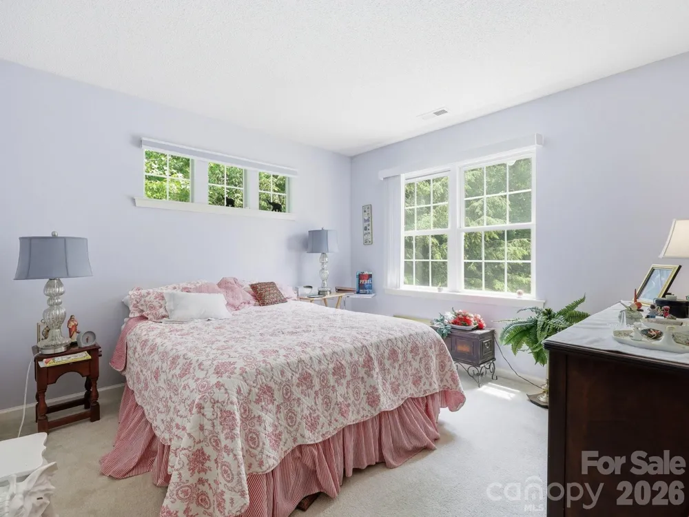 135 Ewarts Pond Road Hendersonville, NC 28739