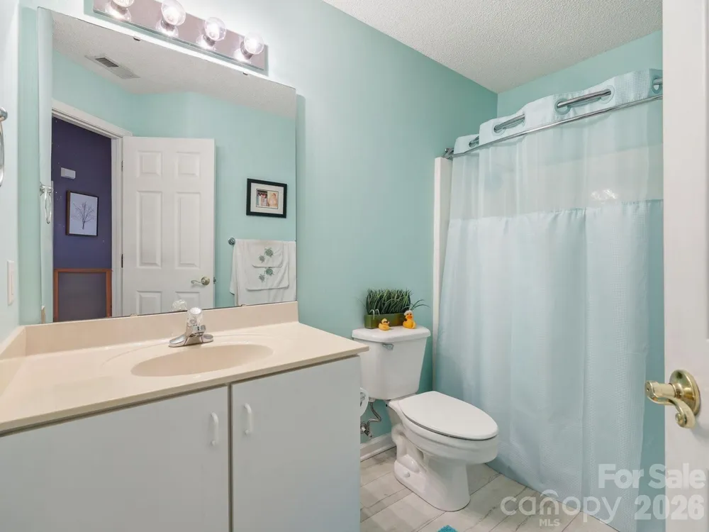 135 Ewarts Pond Road Hendersonville, NC 28739