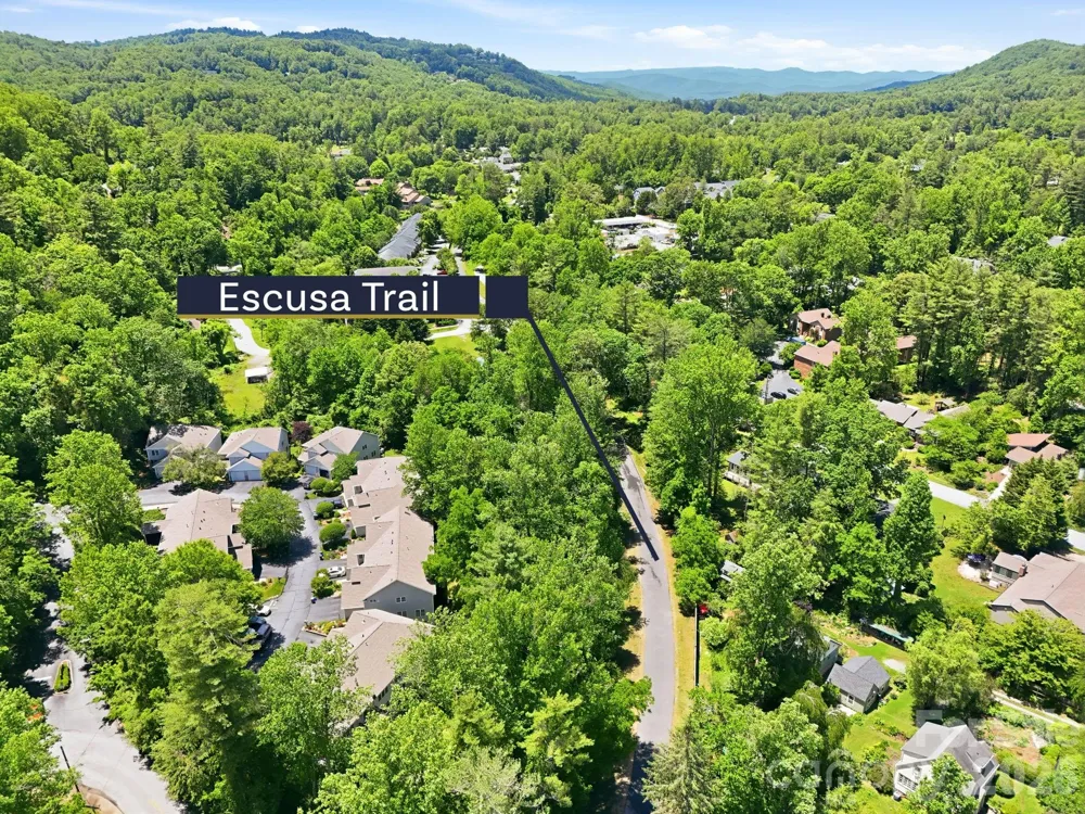 135 Ewarts Pond Road Hendersonville, NC 28739
