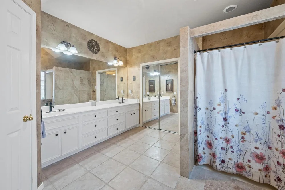 137 Dawns Edge Drive Montgomery, TX 77356