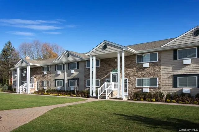 327 Brook Avenue #327-2a Bay Shore, NY 11706