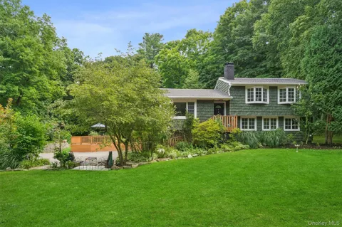 212 Old Albany Post Road