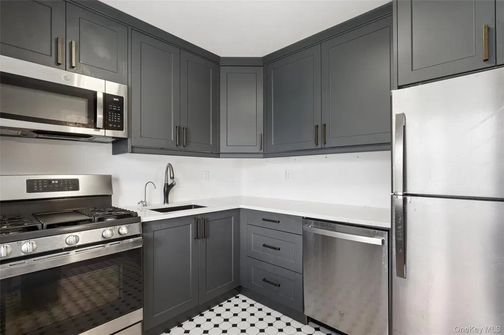 10 Glen Hollow Drive #C44 Holtsville, NY 11742