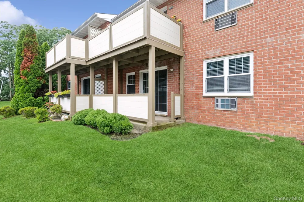 10 Glen Hollow Drive #C44 Holtsville, NY 11742