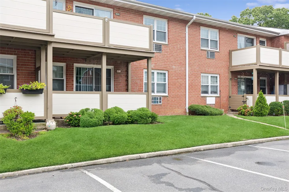 10 Glen Hollow Drive #C44 Holtsville, NY 11742