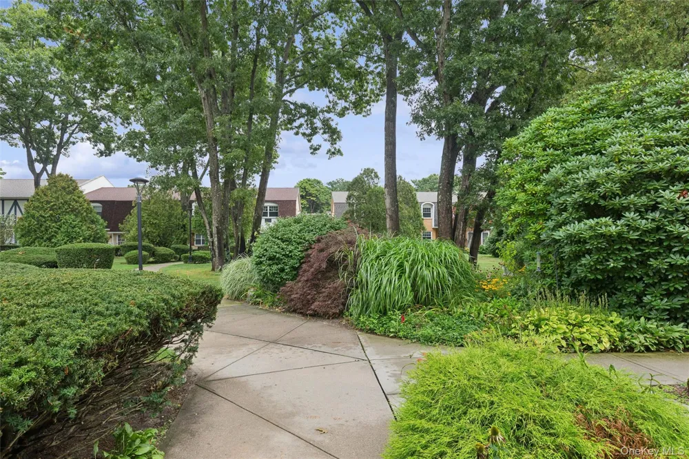 10 Glen Hollow Drive #C44 Holtsville, NY 11742