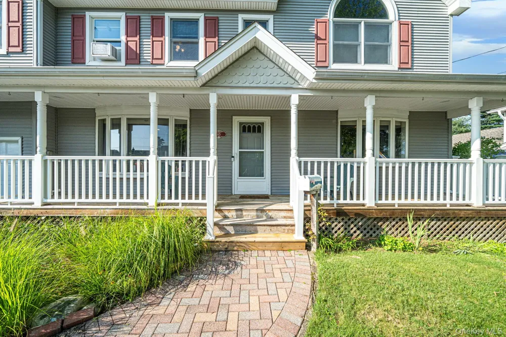 65 Sylvia Drive West Islip, NY 11795