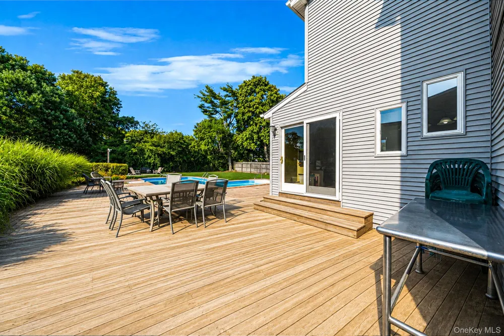 65 Sylvia Drive West Islip, NY 11795