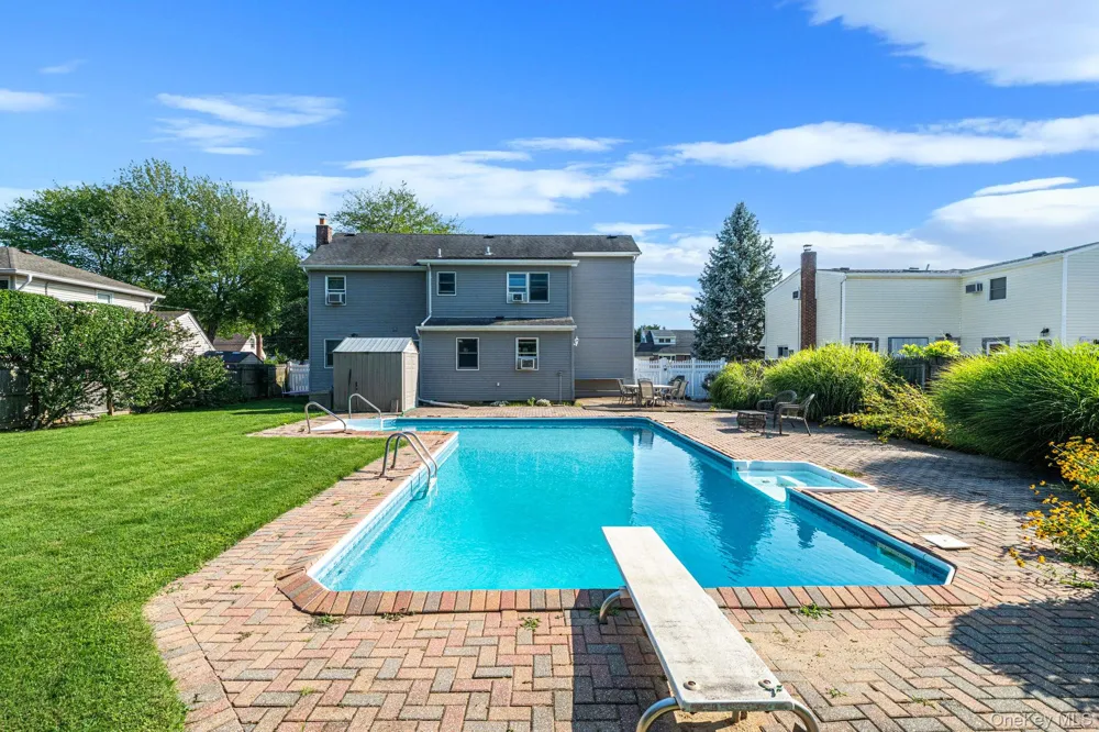 65 Sylvia Drive West Islip, NY 11795