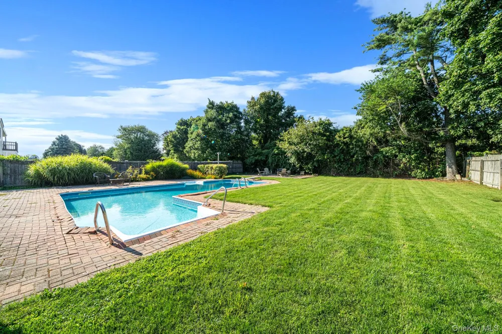 65 Sylvia Drive West Islip, NY 11795