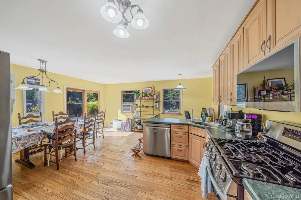 65 Sylvia Drive West Islip, NY 11795