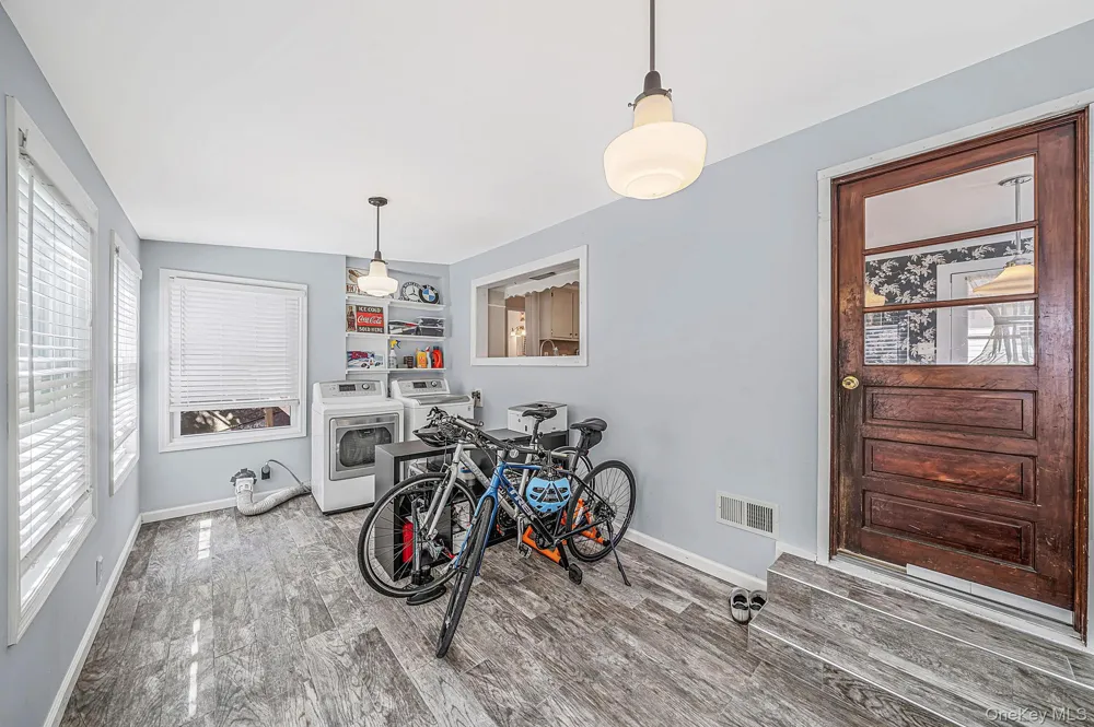 131 Quaker Path East Setauket, NY 11733
